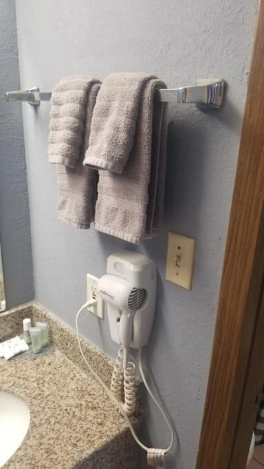 Hotel 2 Queens Hotel Room 228 Wi-Fi Booking Stillwater Luaran gambar
