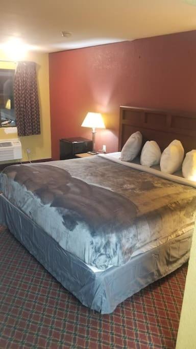 Hotel 2 Queens Hotel Room 228 Wi-Fi Booking Stillwater Luaran gambar